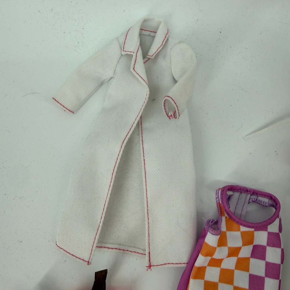 Mattel Barbie Doll Clothes Lot Kids OS Multicolor Dresses Gowns Outfits 25pc - Picture 8 of 11